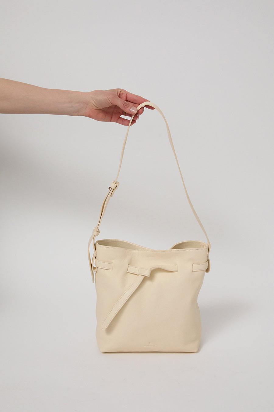 Il Bisonte Elisa Bucket Bag in Bianco Latte